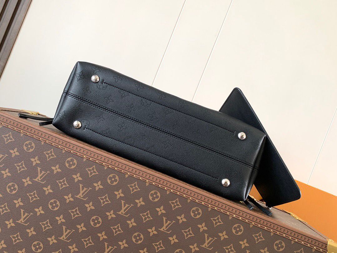 Boundless Mahina Leather - Handbags M13179 | LV - Image 4