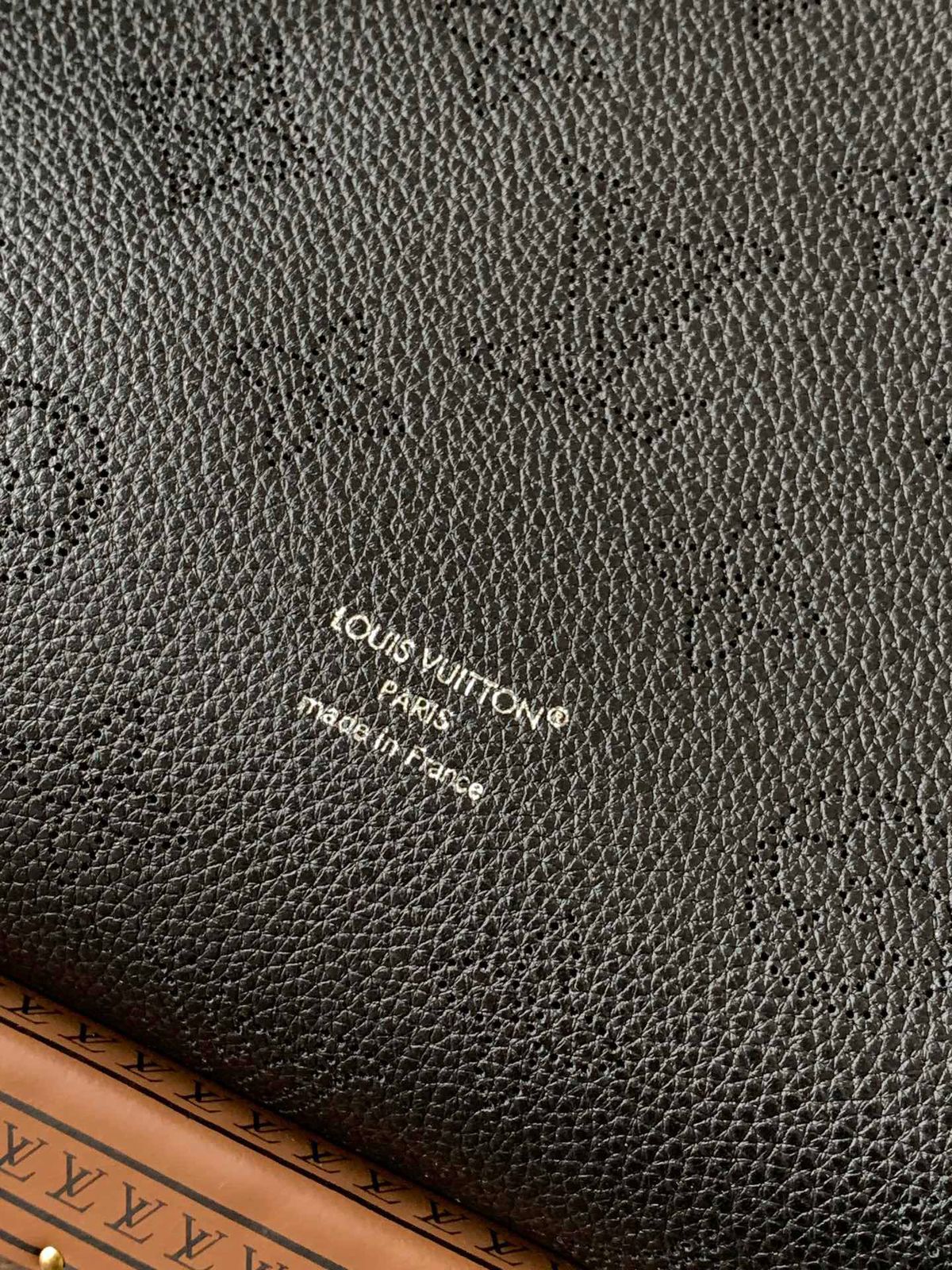 Boundless Mahina Leather - Handbags M13179 | LV - Image 6